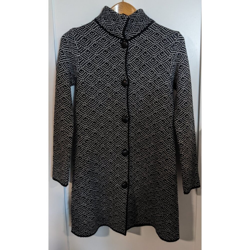 Cocogio long button up sweater, black and white pattern, size small